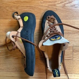 La Sportiva Womens Rock Climbing shoes - size 39